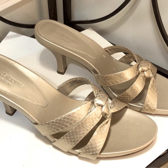 Liz Claiborne Gold Mules Size 9 - Picture 2 of 12
